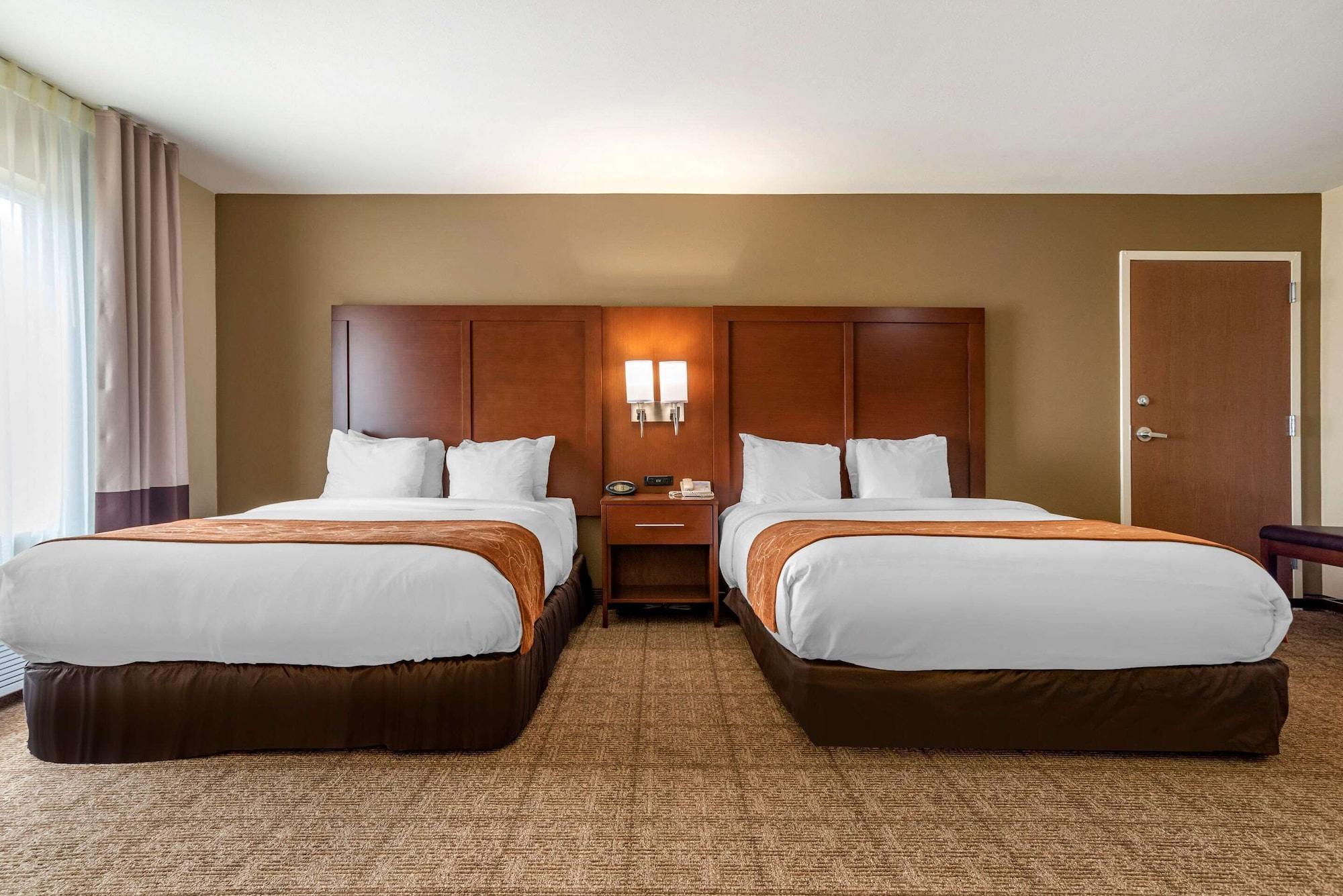 คอมฟอร์ต สวีท เนียร์ เอลกิน แอร์ฟอร์ซเบส Hotel ไนซ์วิลล์ ภายนอก รูปภาพ