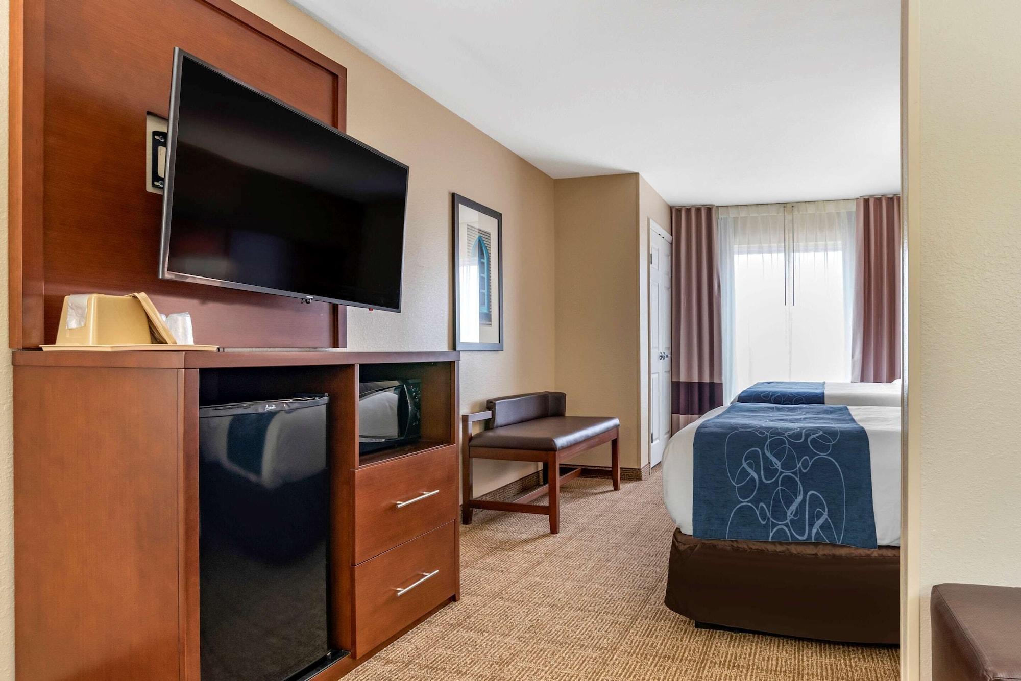 คอมฟอร์ต สวีท เนียร์ เอลกิน แอร์ฟอร์ซเบส Hotel ไนซ์วิลล์ ภายนอก รูปภาพ