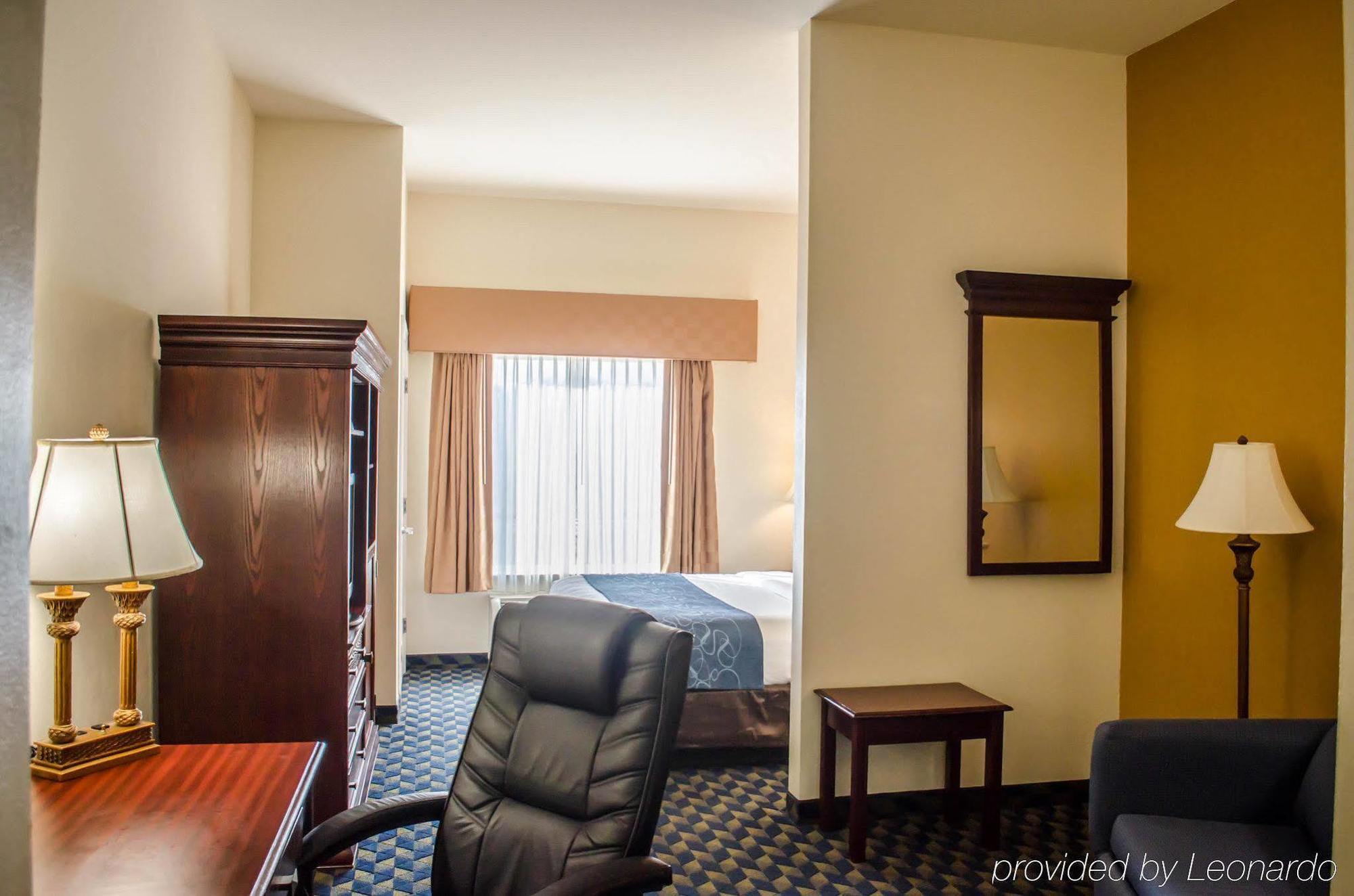 คอมฟอร์ต สวีท เนียร์ เอลกิน แอร์ฟอร์ซเบส Hotel ไนซ์วิลล์ ภายนอก รูปภาพ
